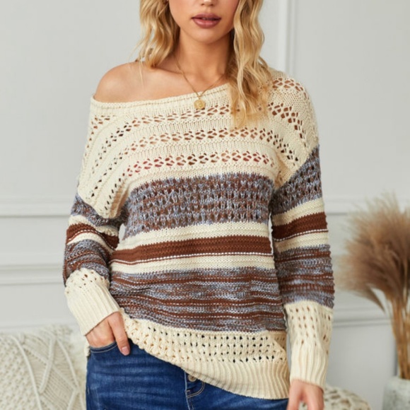 Sweaters - NWOT Loose Round Neck Sweater (226918)